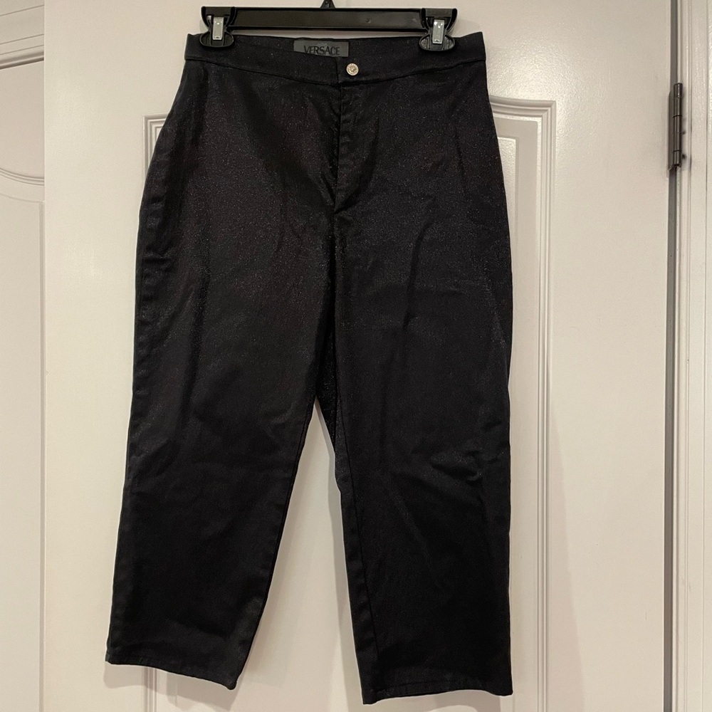 VERSACE cropped Medusa insignia pants. Size: 34